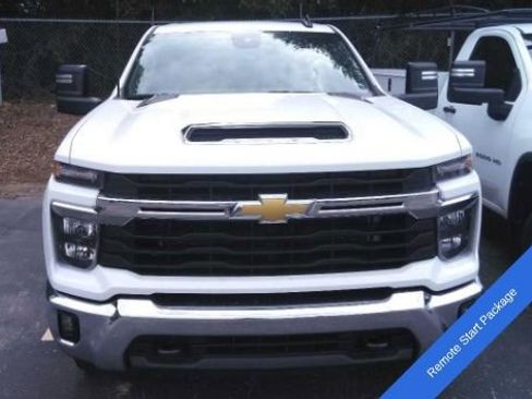 Used 2025 Chevrolet Silverado 2500 LT w/ Convenience Package AWD/4WD image 2