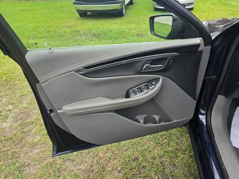 Used 2018 Chevrolet Impala LT w/ LT Convenience Package FWD image 15