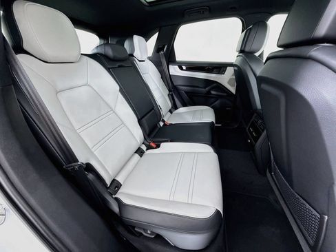 New 2026 Porsche Cayenne AWD/4WD image 29