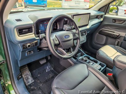 Used 2025 Ford Maverick Lariat w/ Black Appearance Package AWD/4WD image 10