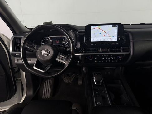 Used 2024 Nissan Pathfinder SL FWD image 15