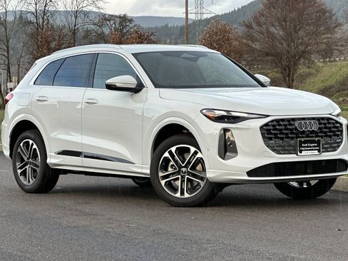 New 2025 Audi Q5 Premium AWD/4WD image 1