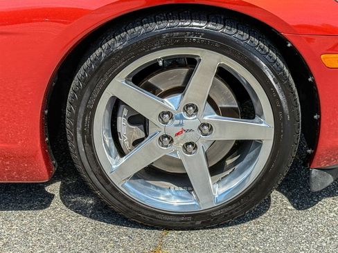 Used 2006 Chevrolet Corvette Coupe w/ Preferred Equipment Group RWD image 35