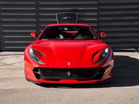 Used 2018 Ferrari 812 Superfast image 15