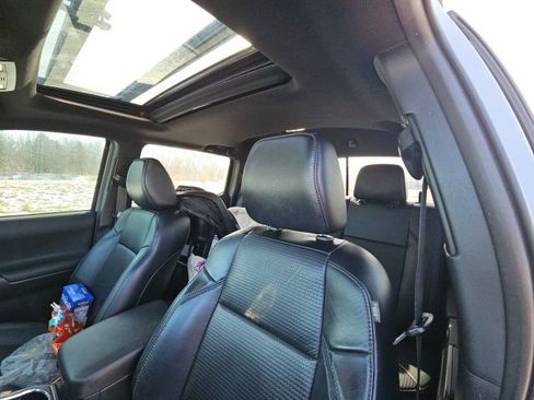 Used 2018 Toyota Tacoma TRD Sport image 16