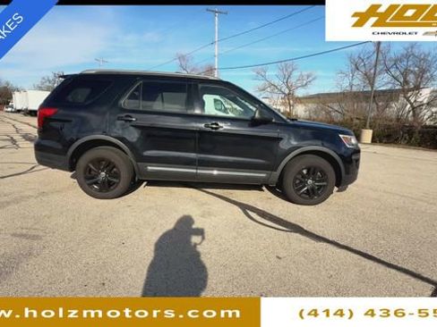 Used 2018 Ford Explorer XLT image 9