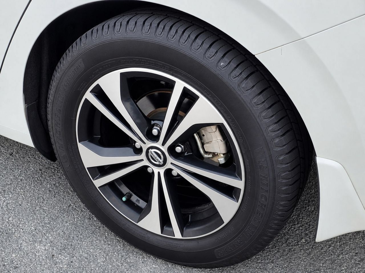 Used 2022 Nissan Sentra SV w/ All-Weather Package FWD image 11