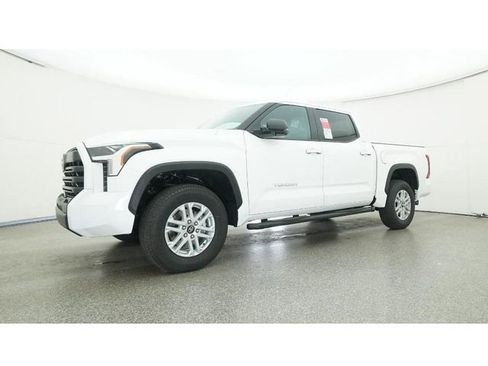 New 2026 Toyota Tundra SR5 AWD/4WD image 17