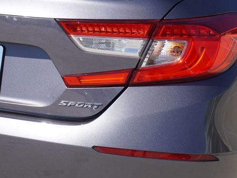 Used 2018 Honda Accord Sport image 10