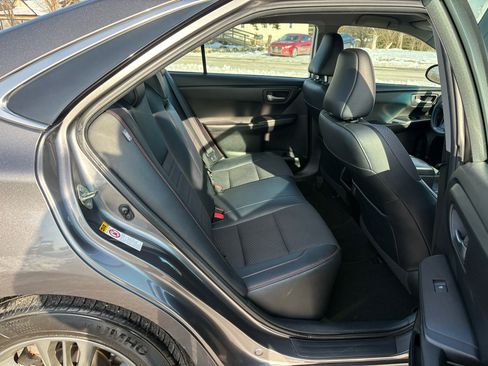 Used 2016 Toyota Camry SE image 17