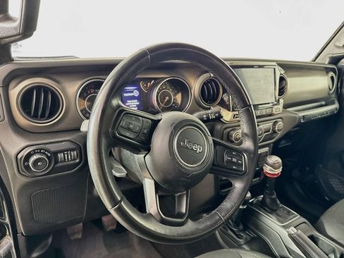Used 2018 Jeep Wrangler Unlimited Sport S AWD/4WD image 10