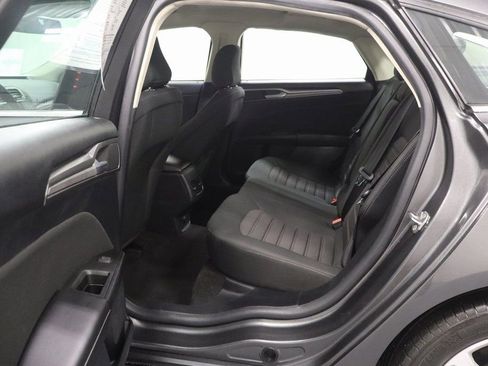 Used 2020 Ford Fusion SE image 13