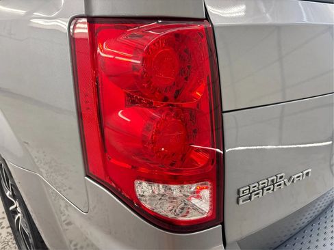 Used 2019 Dodge Grand Caravan GT FWD image 32