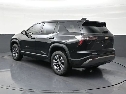 Used 2025 Chevrolet Equinox LT w/ Safety and Technology Package image 3