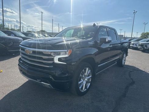 Used 2025 Chevrolet Silverado 1500 High Country w/ High Country Premium Package AWD/4WD image 7