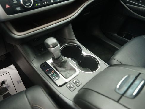 Used 2015 Toyota Highlander XLE FWD image 31