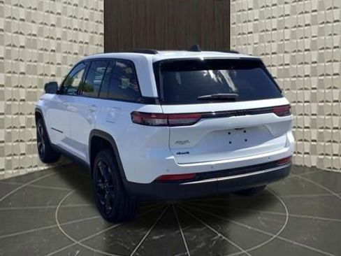 Certified 2023 Jeep Grand Cherokee Altitude AWD/4WD image 6