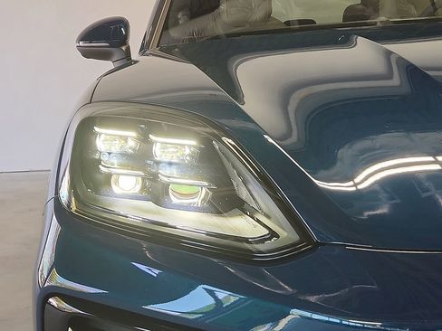 New 2026 Porsche Cayenne S AWD/4WD image 9