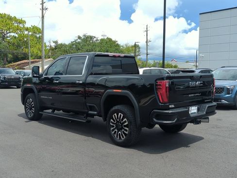 Used 2025 GMC Sierra 3500 Denali Ultimate AWD/4WD image 5