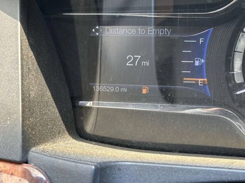 Used 2015 Lincoln MKS AWD w/ Equipment Group 101A image 23