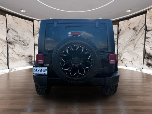 Used 2018 Jeep Wrangler Unlimited Sahara w/ Connectivity Group image 4