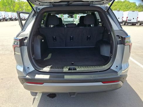 Used 2025 Chevrolet Equinox LT FWD image 29