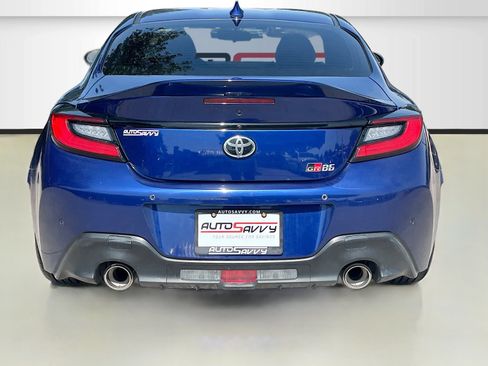 Used 2023 Toyota GR86 Premium w/ ALL Weather Mat Package (TMS) RWD image 6