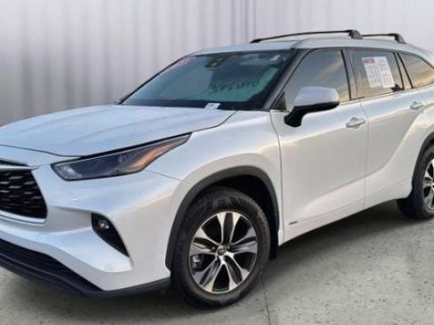 Used 2022 Toyota Highlander XLE AWD/4WD image 11