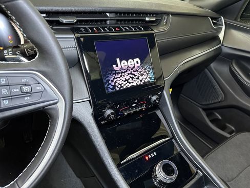 New 2025 Jeep Grand Cherokee Laredo image 28