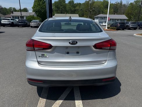 Used 2017 Kia Forte LX FWD image 5