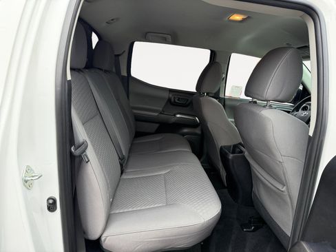 Used 2020 Toyota Tacoma SR5 image 18