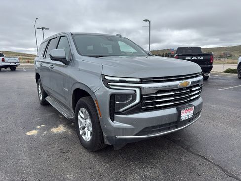 Used 2025 Chevrolet Tahoe LT AWD/4WD image 3