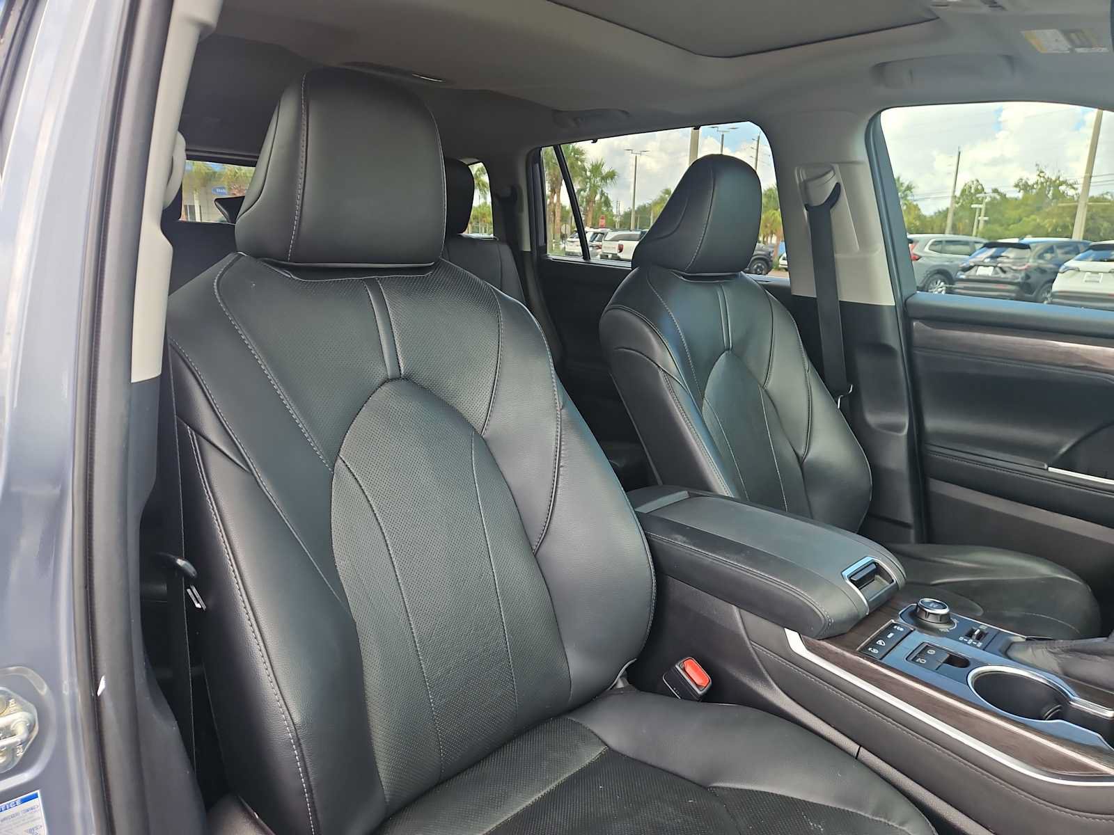 Used 2020 Toyota Highlander Limited AWD/4WD image 27