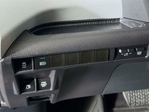 Certified 2025 Toyota Sienna XLE w/ XLE Plus Package image 10