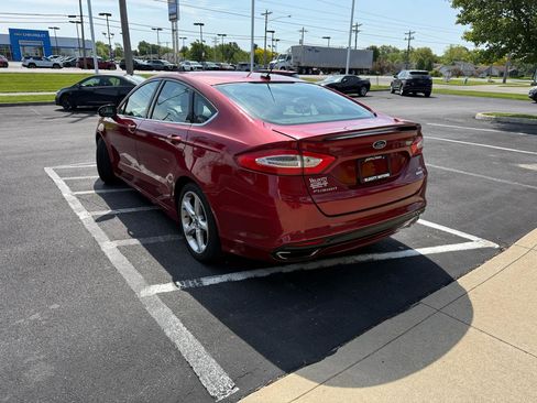 Used 2013 Ford Fusion SE FWD image 3