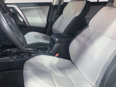 Used 2018 Toyota RAV4 XLE image 12