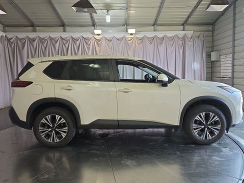 Used 2023 Nissan Rogue SV FWD image 9