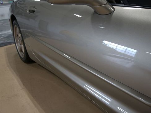 Used 2001 Chevrolet Corvette Convertible w/ Preferred Equipment Group2 image 28