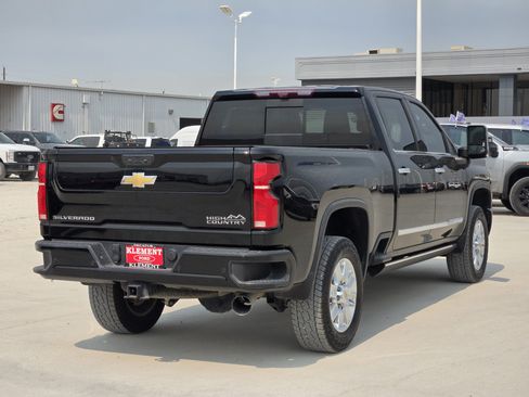 Used 2024 Chevrolet Silverado 2500 High Country w/ High Country Premium Package AWD/4WD image 7