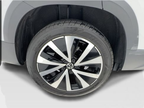 Used 2023 Volkswagen Taos SE FWD image 14