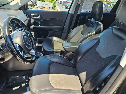 Used 2021 Jeep Compass Latitude w/ Sun and Sound Group AWD/4WD image 18