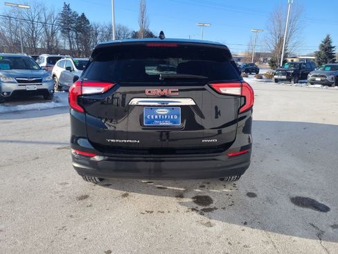 Used 2024 GMC Terrain SLE image 5