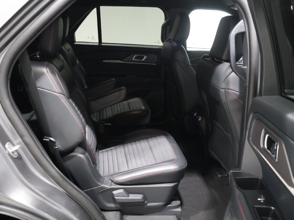Used 2025 Ford Explorer ST-Line AWD/4WD image 21