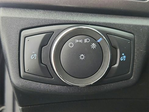 Used 2020 Ford Fusion SE image 31