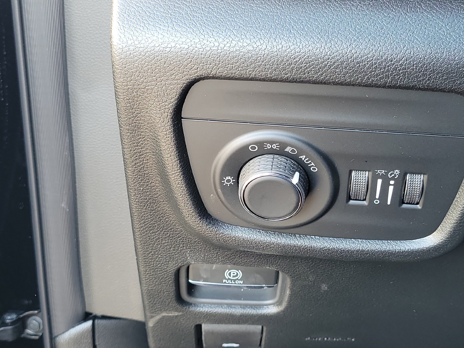 New 2026 Jeep Grand Cherokee Altitude AWD/4WD image 8
