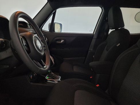 Used 2021 Jeep Renegade Latitude w/ Luxury Group II AWD/4WD image 17
