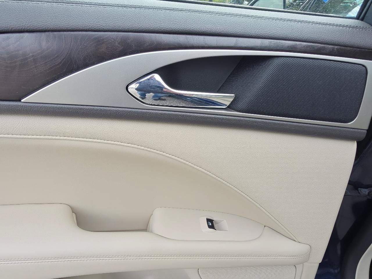 Used 2017 Lincoln MKZ Select w/ Select Plus Package AWD/4WD image 23