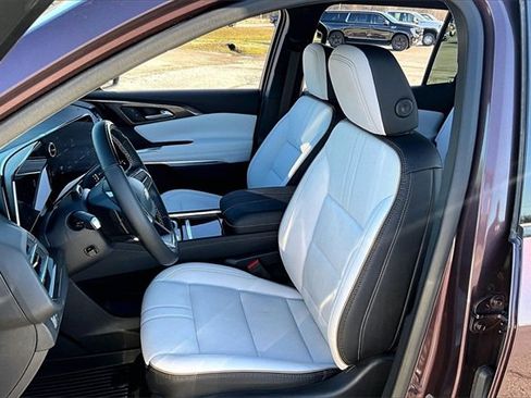 Used 2025 Chevrolet Traverse High Country image 21