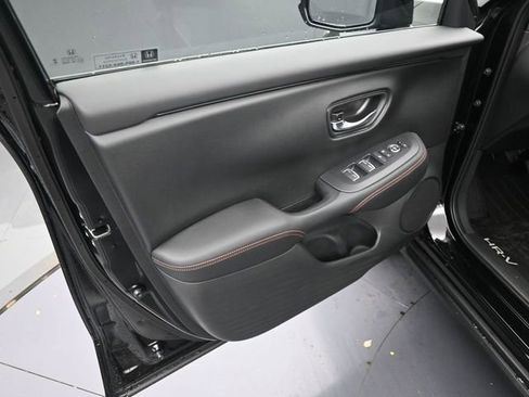 Used 2025 Honda HR-V Sport image 25