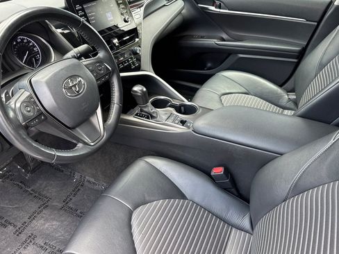 Used 2022 Toyota Camry SE FWD image 12
